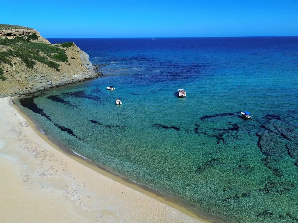 A picture of the beach